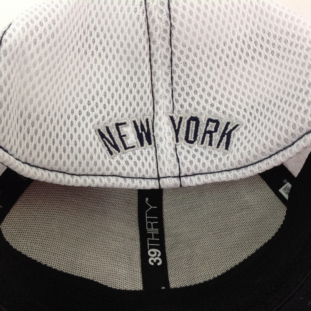 New York Yankees Men's Baseball Hat Size S/M - Picture 6 of 7